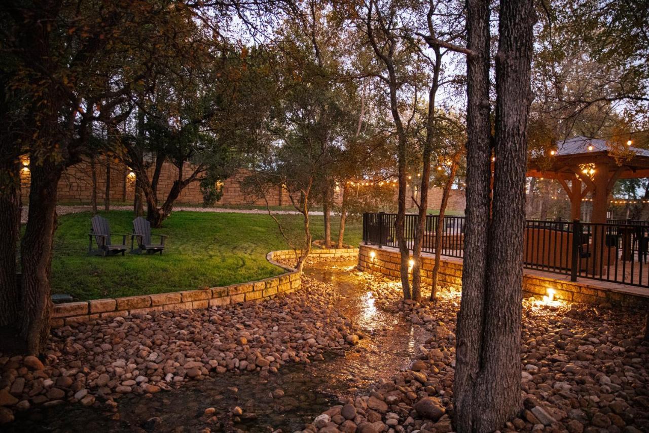 7744 Ranch Glamping Resort Остін Екстер'єр фото